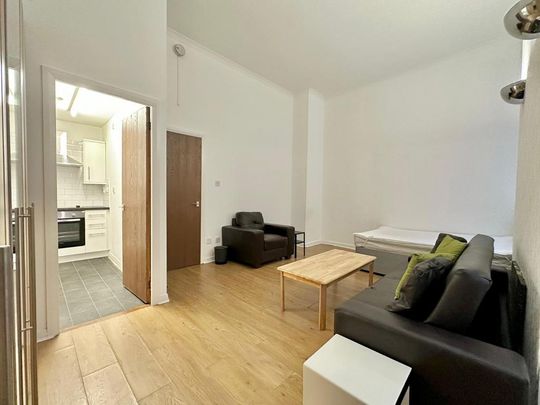 Studio to rent - Photo 1