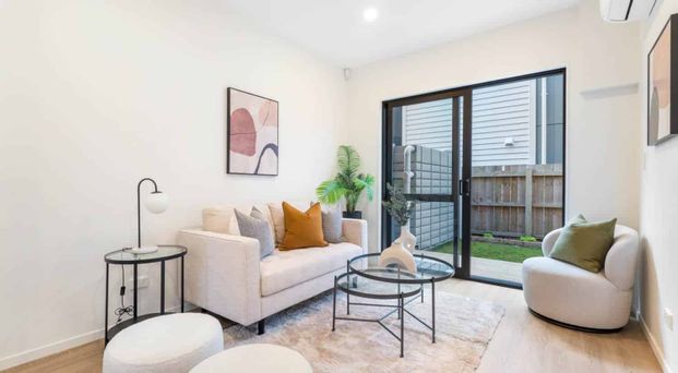 Two Bedrooms Townhouse in the Heart of Henderson - Photo 1