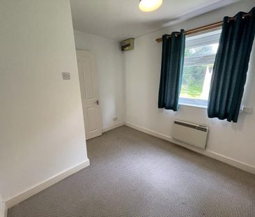 2 bedroom ground floor flat to rent - Photo 5