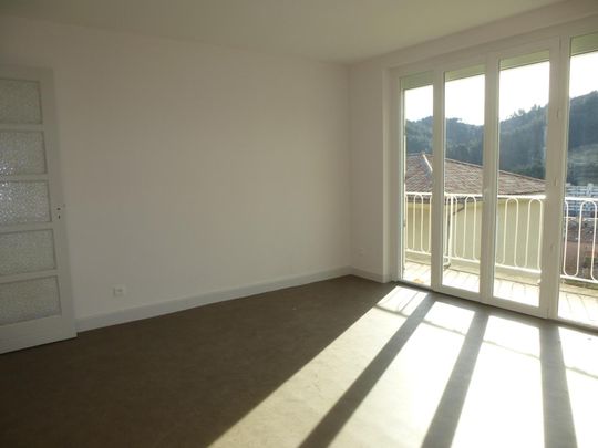 Location Appartement 4 pièces 78m² VALS LES BAINS 07600 - Photo 1