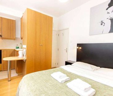 SHORT LET WITH NO DEPOSIT - A selection of modern studio apartments... - Photo 5