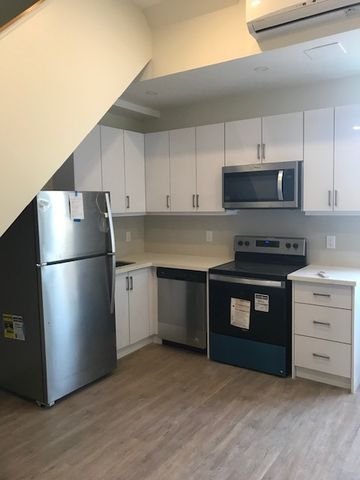 Commercial Hotel Apartments - Photo 2