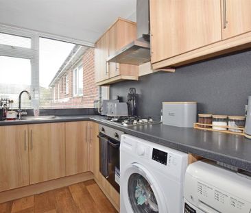 2 bedroom flat to rent - Photo 6