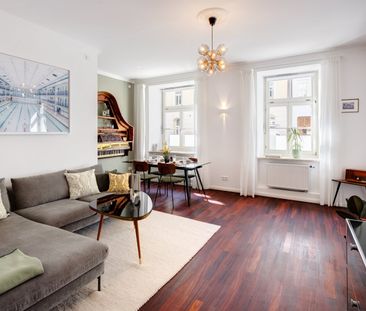 Elegant period apartment in sought-after location - Photo 1