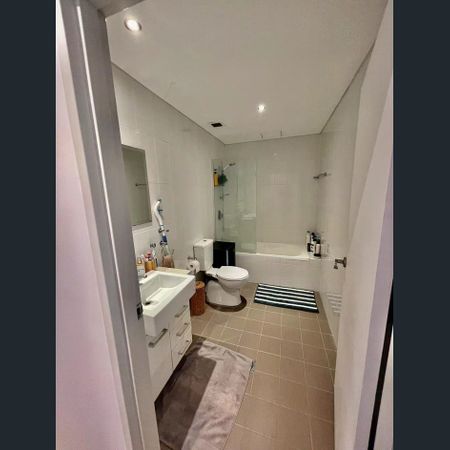 Huge 3 Bedroom Apartment With Two Balconies For Lease - Photo 4