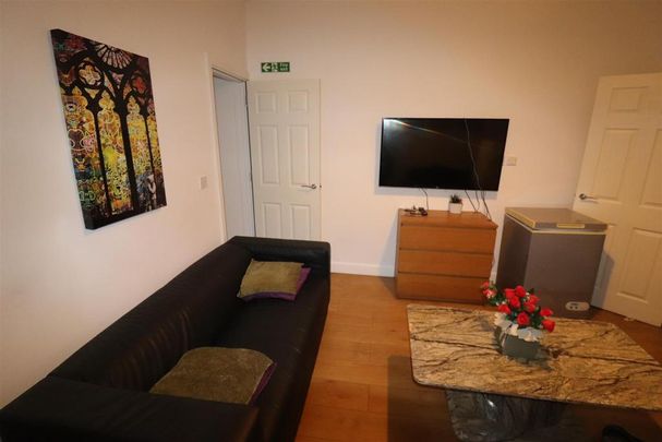 1 bedroom in a house share to rent - Photo 1