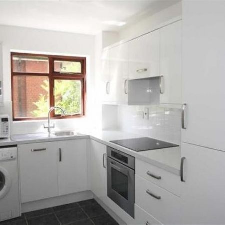 Ray Park Avenue, Maidenhead, Berkshire,SL6 - Photo 3