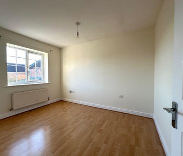 3 bedroom semi-detached house to rent - Photo 3