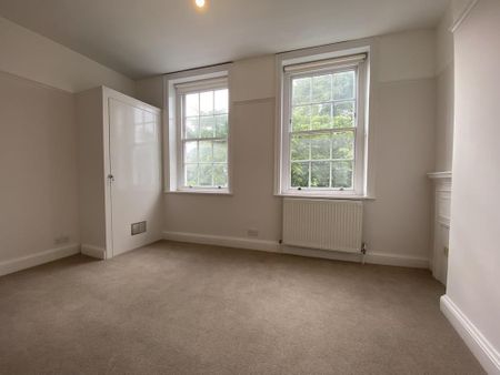 4 bedroom apartment to rent - Photo 2