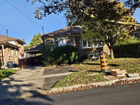 For Lease - 147 Fitzgibbon Avenue Unit# (Bsmt.), Toronto, Ontario - Photo 4