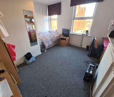 6 bedroom house to rent - Photo 3
