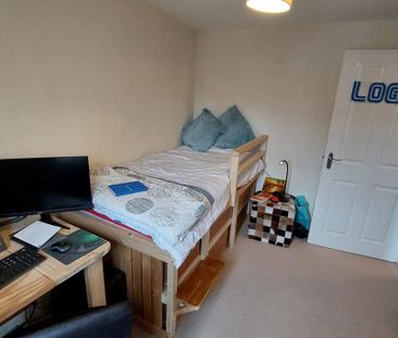 3 bedroom semi-detached house to rent - Photo 5