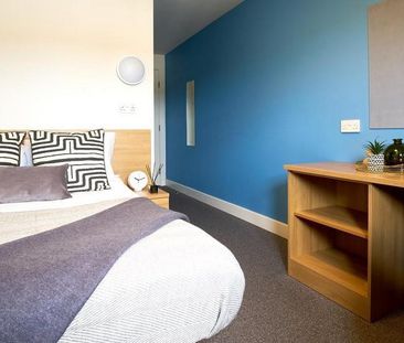 1 bedroom in a flat share to rent - Photo 4