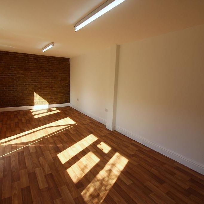 6 bedroom detached house to rent - Photo 1