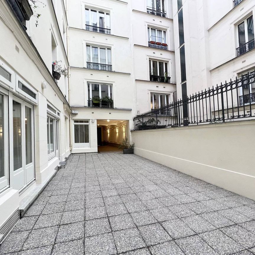 Rental Apartment Paris 9th Faubourg-Montmartre - Photo 2