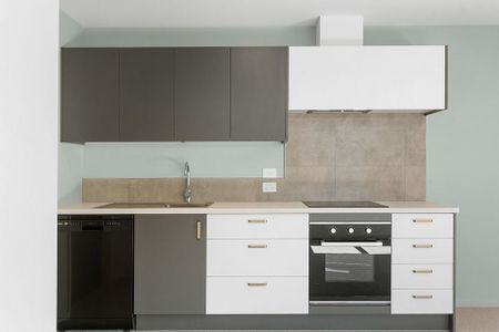 Charming 2BR Unit - Photo 5