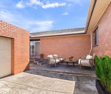 Substantial Single Level Home - Photo 6