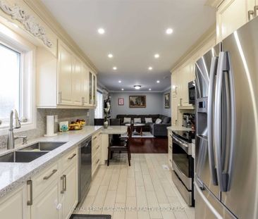 For Lease - 6222 Fullerton Crescent, Mississauga, Ontario - Photo 1