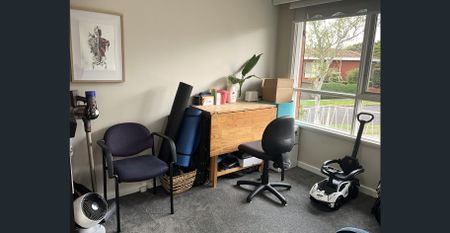 PRIME LOCATION - Photo 3