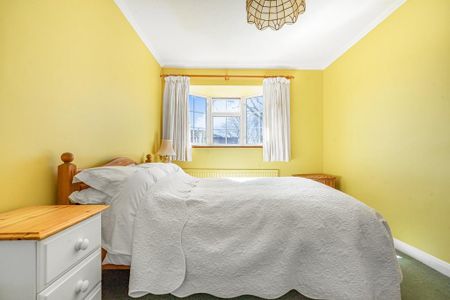 3 bedroom end of terrace house to rent - Photo 2