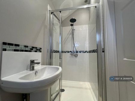 2 bedroom semi-detached house to rent - Photo 2