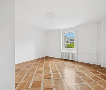 Stilvolle Altbauwohnung im Herzen der Stadt - Photo 1