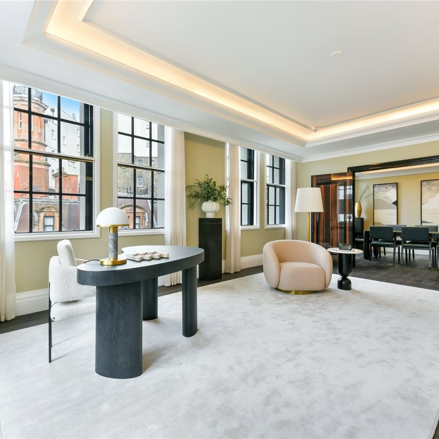 An Immaculately Presented Three Bedroom Apartment. - Photo 1