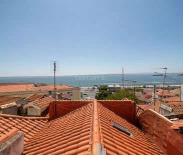 **Fantástico T1 no coração de Alfama com vista Rio para arrendamento** - Photo 1