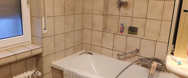 Schöne helle Dachgeschoss-Wohnung auf dem Quellberg in RE - Photo 1