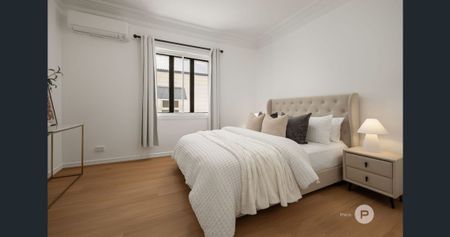 Large Stylish Home Located in Kelvin Grove - Photo 5