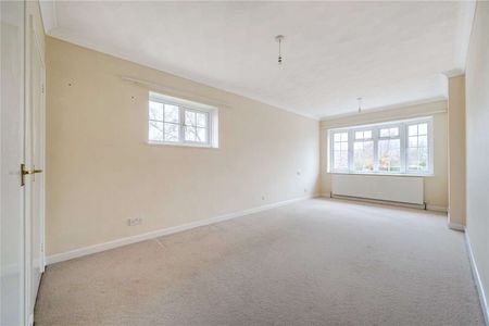 Five-bedroom detached home with garage. - *Please note - Rolling break clause after 6 months* - Photo 5
