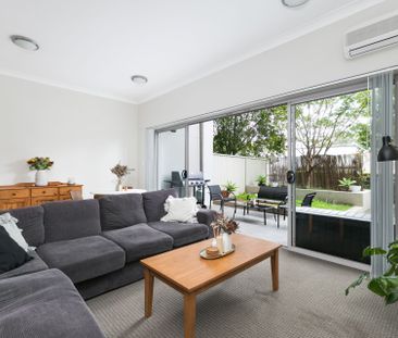 Townhouse Style Living - Photo 5