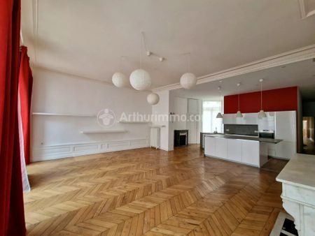 Location Appartement 4 pièces 131 m2 à Clermont-Ferrand - Photo 2