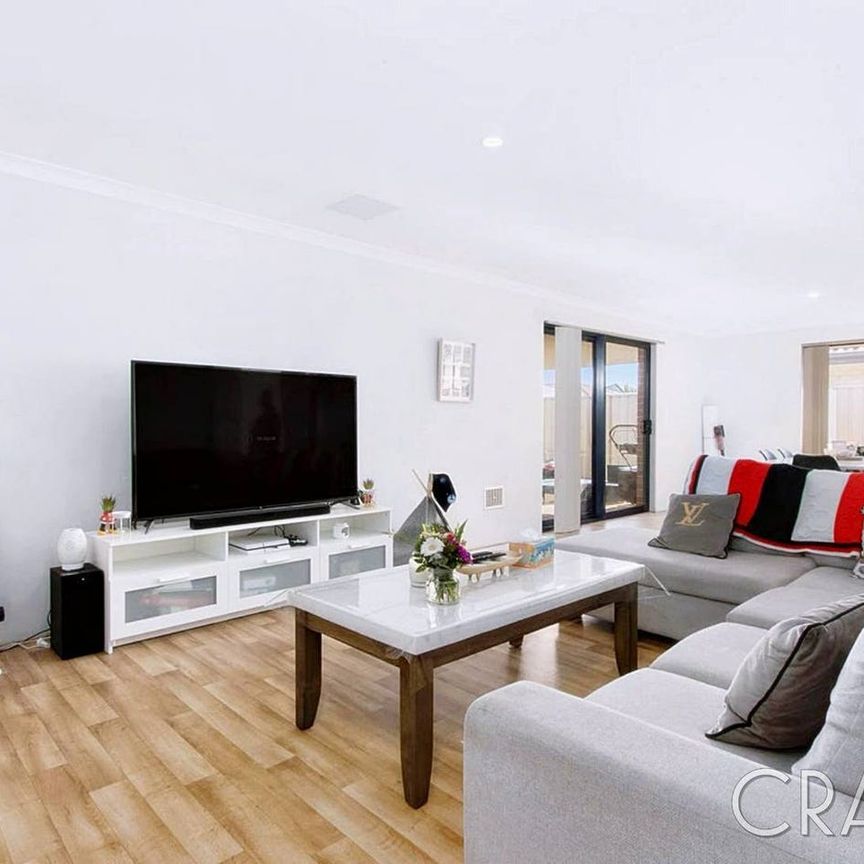 4x2 House in Secret Harbour with Alfresco - Photo 1