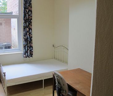 129 Warwick Road, Carlisle (STUDENT HOUSE) 10 rooms available Sept ... - Photo 2