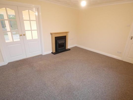 3 bedroom semi-detached house to rent - Photo 1