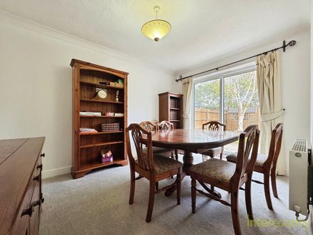 4 bedroom detached house to rent - Photo 3