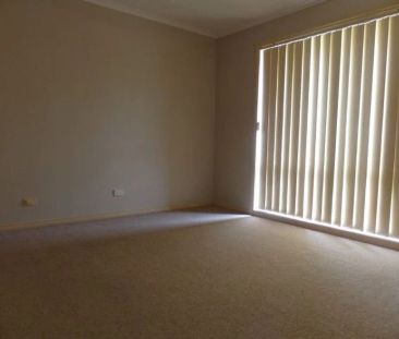 Low-Maintenance Two-Bedroom Unit in Quiet West Wodonga - Photo 6