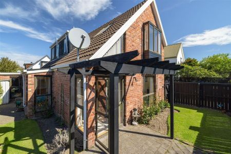 Executive Townhouse in Merivale! - Photo 5