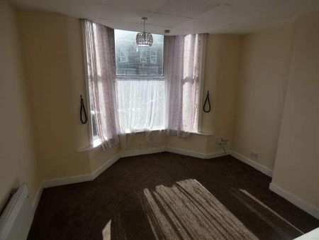 Westmorland Avenue, Blackpool, FY1 - Photo 3