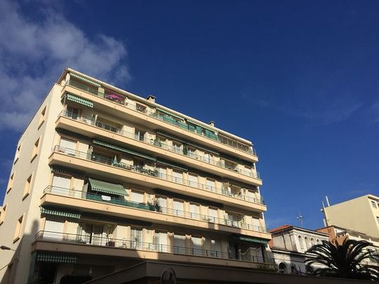 Nice au bas des Baumettes 2 pièces 52 m² au calme, étage élevé avec balcon et cave - Photo 1