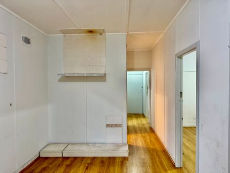 Location Location - Photo 5