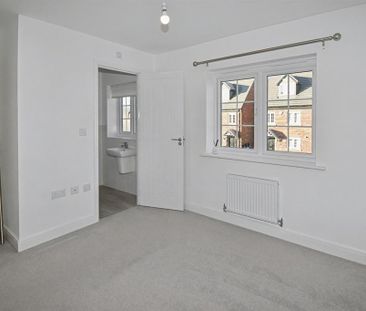 3 bedroom semi-detached house to rent - Photo 6