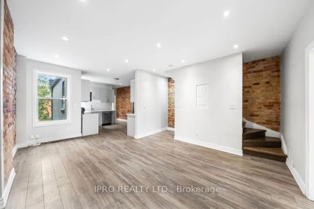 Condo Townhouse For Lease | W9256696 - Photo 4