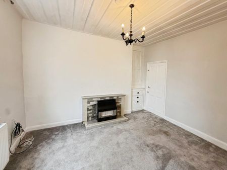 2 bedroom end of terrace house to rent - Photo 2