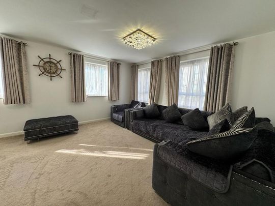 4 bedroom semi-detached house to rent - Photo 1