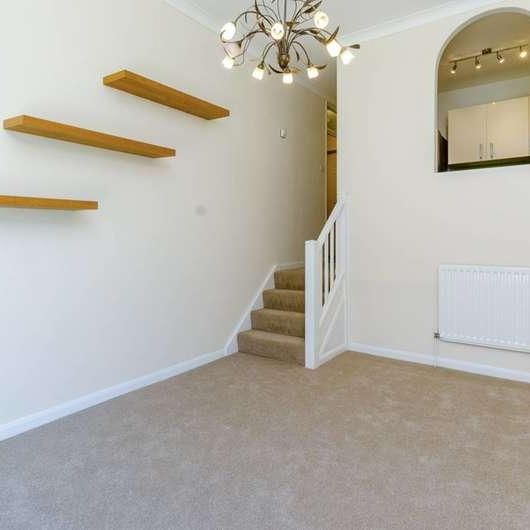 Farnham Road, Guildford, GU2 - Photo 1