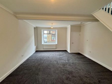 3 bedroom terraced house to rent - Photo 3