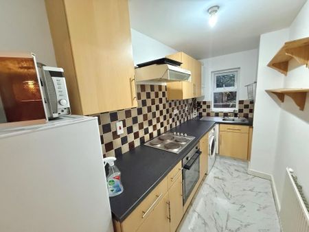 1 Bed Flat, South Street, RG1 - Photo 4