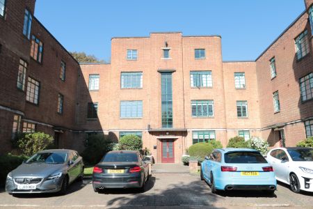 The Shrubbery, Surbiton, KT6 - Photo 2
